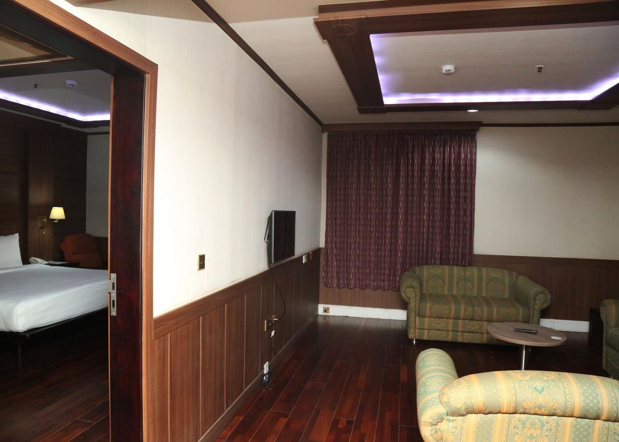 Lagos Travel Inn Ikeja Dış mekan fotoğraf